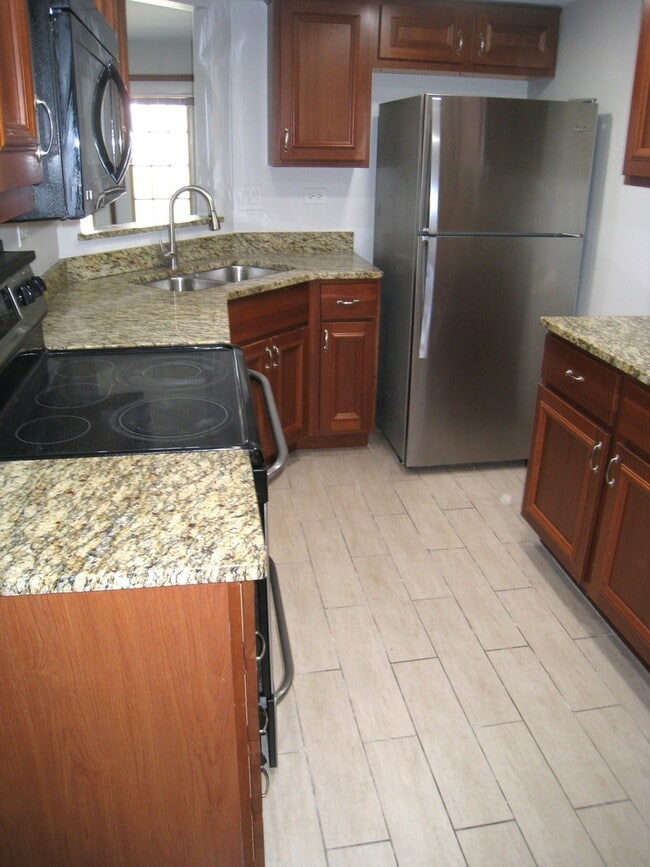 1235 Harding Ave in Des Plaines, IL - Building Photo - Building Photo