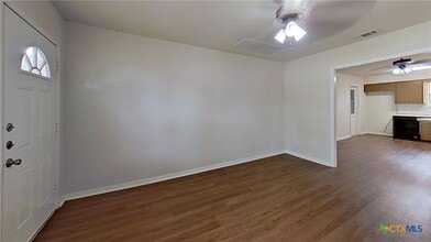 207 E 2nd St in Georgetown, TX - Building Photo - Building Photo