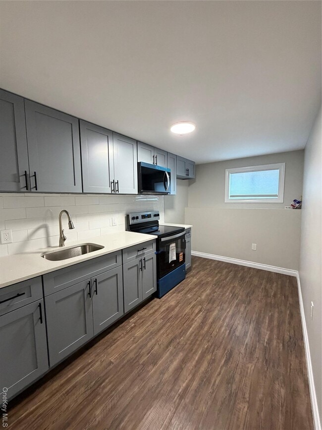 5 Dewey Rd in Commack, NY - Building Photo - Building Photo