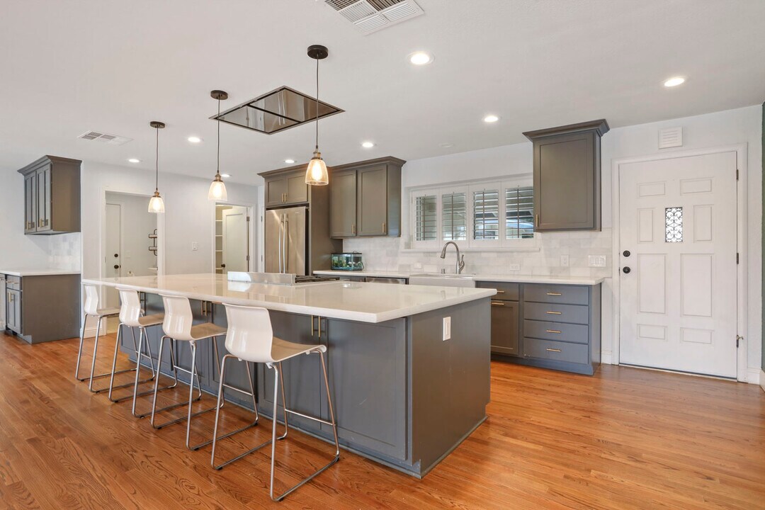 1177 Fay Cir in Sacramento, CA - Foto de edificio