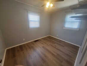 4020 N Bryer Pl in Peoria, IL - Building Photo - Building Photo