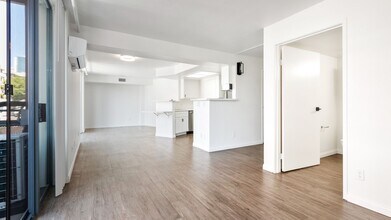 Greystone Lofts in San Diego, CA - Foto de edificio - Interior Photo