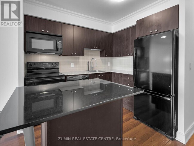 2306-125-3125 Village Green Square in Toronto, ON - Building Photo - Building Photo