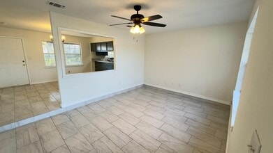 1239 Glen Haven Dr in Eagle Pass, TX - Building Photo - Building Photo