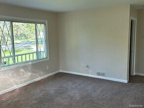 3816 Kent Rd in Royal Oak, MI - Building Photo - Building Photo