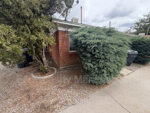 10108 Comanche Rd NE in Albuquerque, NM - Building Photo - Building Photo