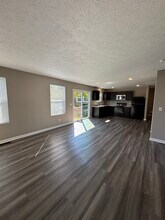 2202 Pine Valley Dr in Hamilton, OH - Building Photo - Building Photo