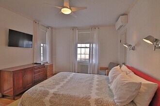 143 Beaconsfield Rd, Unit 3 in Brookline, MA - Building Photo - Building Photo