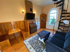 70 Pelham St in Newport, RI - Building Photo - Building Photo
