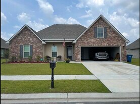 3856 Sandbar Dr in Addis, LA - Building Photo