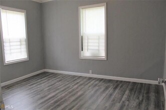 962 Division St NW in Atlanta, GA - Foto de edificio - Building Photo