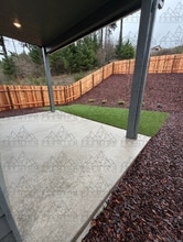 1002 Warco Dr in Cascade Locks, OR - Building Photo - Building Photo