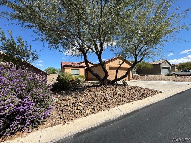 2793 Esmerelda Dr in Bullhead City, AZ - Building Photo - Building Photo