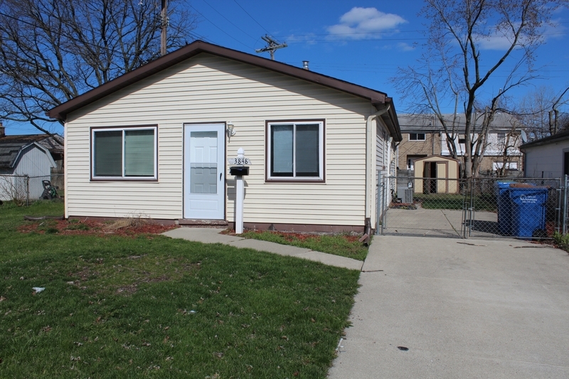 23848 Stewart Ave in Warren, MI - Building Photo