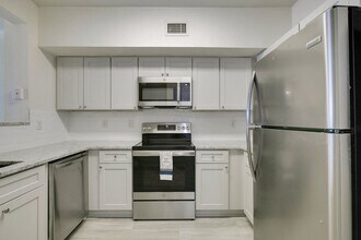 202 E South St in Orlando, FL - Foto de edificio - Building Photo