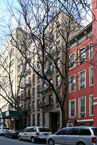 315 W 55th St in New York, NY - Foto de edificio - Building Photo