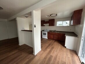 6739 N 63rd Ave in Glendale, AZ - Foto de edificio - Building Photo