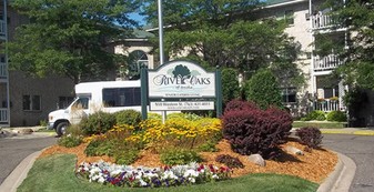 River Oaks of Anoka Apartments