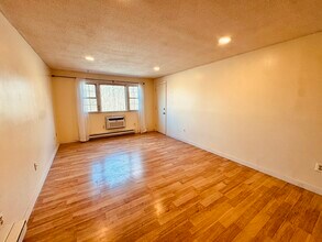 14B Mayberry Dr in Westborough, MA - Building Photo - Building Photo