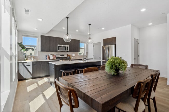 theQUINCI in Salt Lake City, UT - Foto de edificio - Building Photo