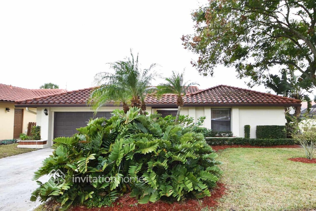 8213 Villa Dr in Orlando, FL - Building Photo