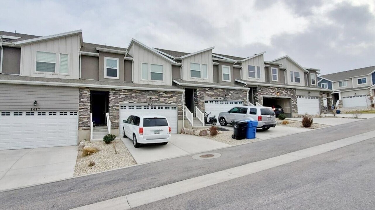 4455 Mountain Run Ln in Herriman, UT - Building Photo
