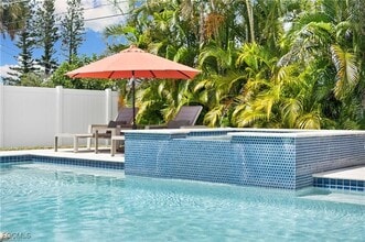 521 102nd Ave N in Naples, FL - Building Photo - Building Photo