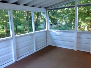 1736 Main St in Pleasant Valley, NY - Building Photo - Building Photo