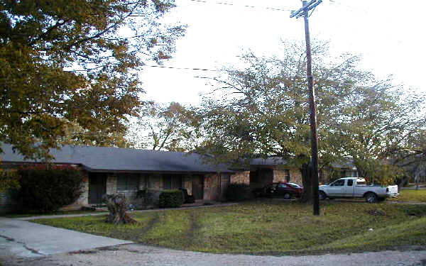 7006 Creedmoor Dr in Austin, TX - Foto de edificio - Building Photo