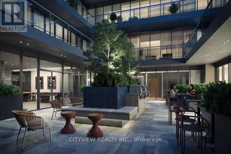 500 Dupont St in Toronto, ON - Building Photo - Building Photo