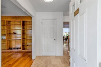 10903 Chateau Hill in Austin, TX - Building Photo - Building Photo