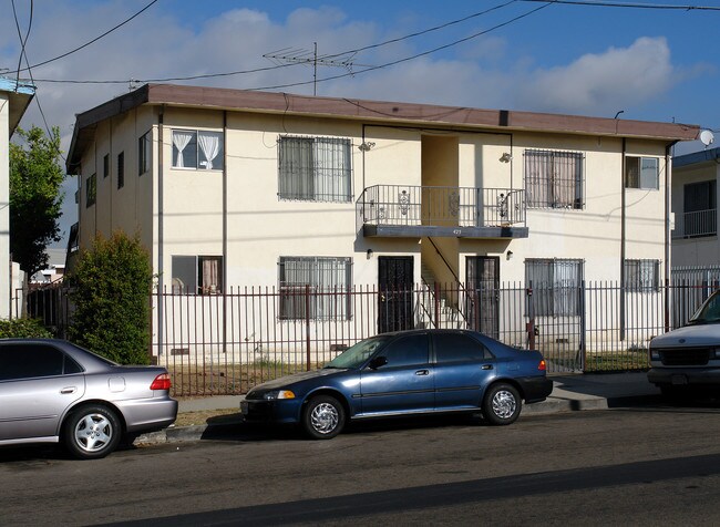 425 Venice Way in Inglewood, CA - Building Photo - Building Photo