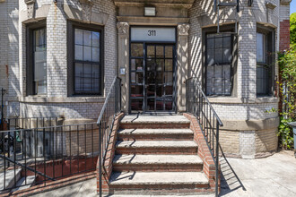 311 Eldert St in Brooklyn, NY - Building Photo - Building Photo