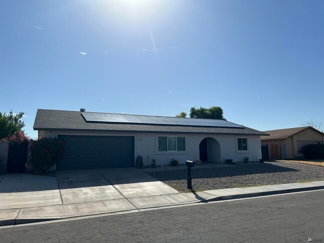 property at 1285 S Thomas Ave