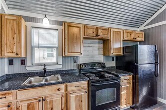 906 El Camino Real in Chico, TX - Building Photo - Building Photo