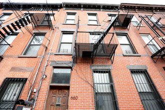 660 Henry St in Brooklyn, NY - Building Photo - Building Photo