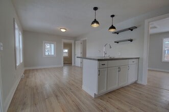 709-28th 1/2 28th 1/2 St in Bettendorf, IA - Building Photo - Building Photo
