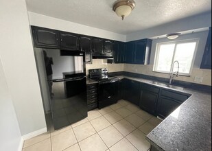 3267 Bitter Root Dr in Salt Lake City, UT - Building Photo - Building Photo