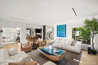 244 W San Marino Dr in Miami Beach, FL - Building Photo - Building Photo