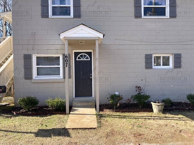 607 England St in Huntsville, AL - Building Photo - Building Photo