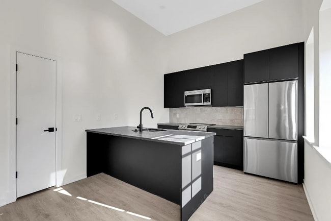 500 N 13th St, Unit B2 in Philadelphia, PA - Building Photo - Building Photo