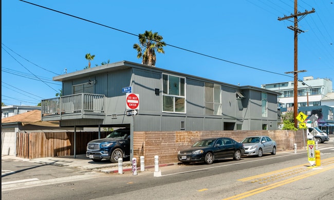 40 18th Ave, Unit 3 in Venice, CA - Foto de edificio - Building Photo