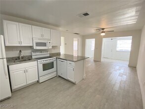 315 Tarpon Dr in Cape Coral, FL - Building Photo - Building Photo