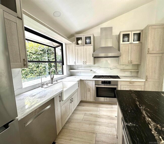 2310 Via Munera in San Diego, CA - Building Photo - Building Photo