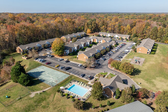 Chesterfield Gardens in Chester, VA - Foto de edificio - Building Photo