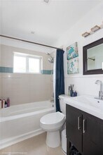 5901 NE 4th Ave in Oakland Park, FL - Building Photo - Building Photo