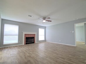 4805 E Columbary Dr in Rosenberg, TX - Building Photo - Building Photo