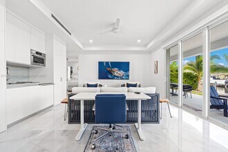 113 Court Contessa-Unit -1 in Islamorada, FL - Foto de edificio - Building Photo