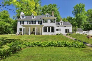 272 Norfolk Rd in Litchfield, CT - Building Photo