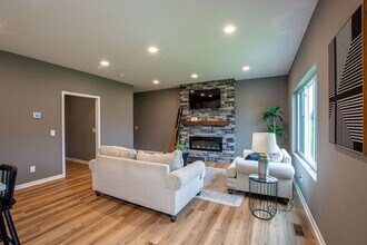 14802-14804 Willow St in Bennington, NE - Building Photo - Building Photo